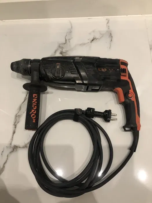 Електроінстумент а також акумуляторний інструмент.