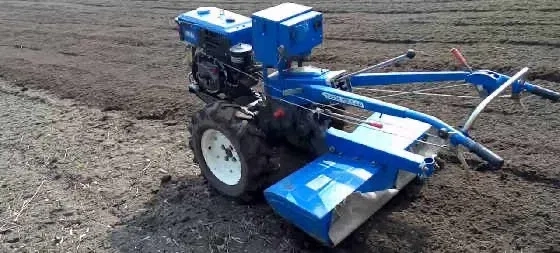 Фрезеровка,обробка землі мотоблоком