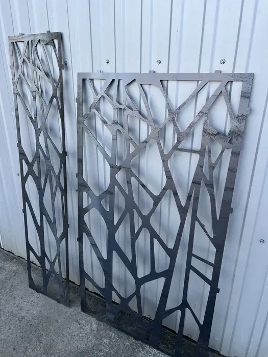 Лазерна різка металу: швидке та точне виготовлення деталей під ключ!