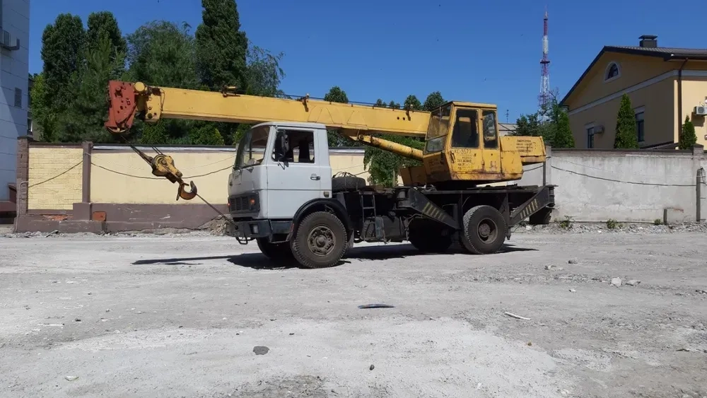 Автокран " Ивановец"