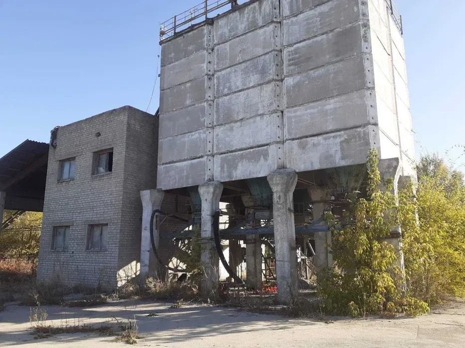 Цементний склад: Готова Площа для Вашої Сировини. Вигідна Пропозиція