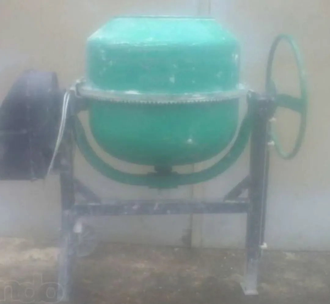 Бетонозмішувач (мішалка)