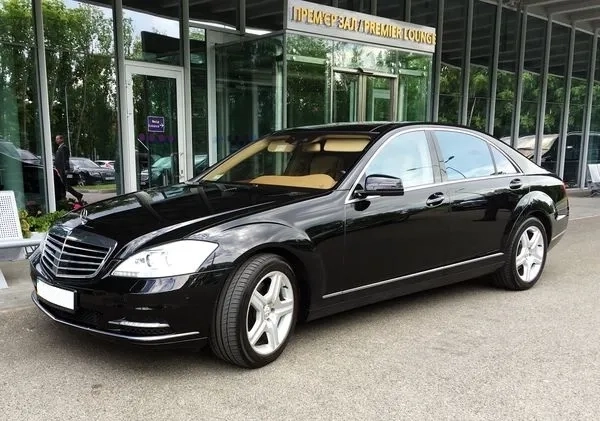 099 Авто на весілля Vip-авто Mercedes W221 S500 original restyle чорний