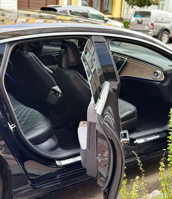164 Авто на весілля Mercedes Benz EQS 450+ електро трансфер