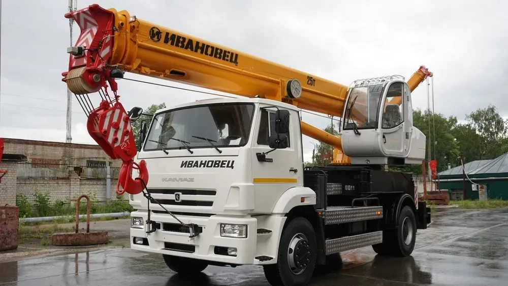 Автокран 10-14 тонн.