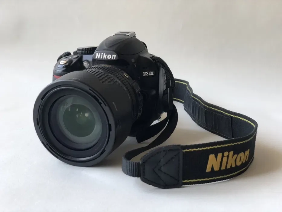 Фотоапарат Nikon D3100