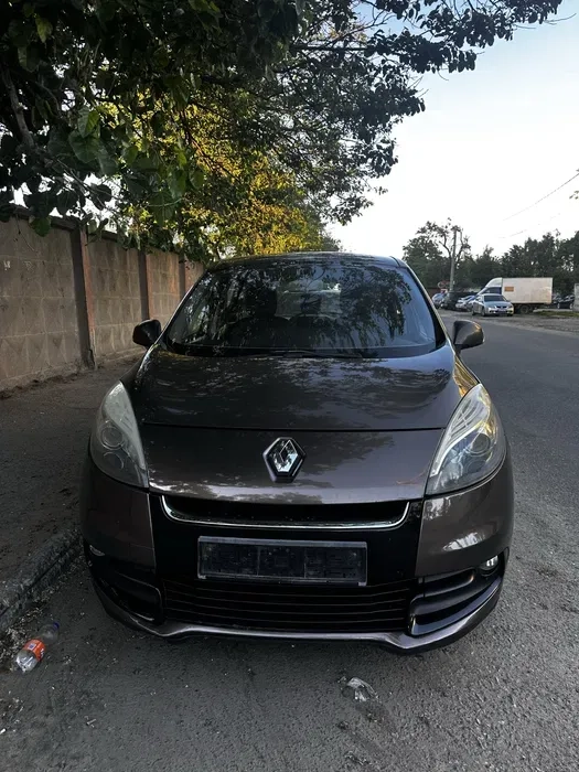 Автомобіль Renault