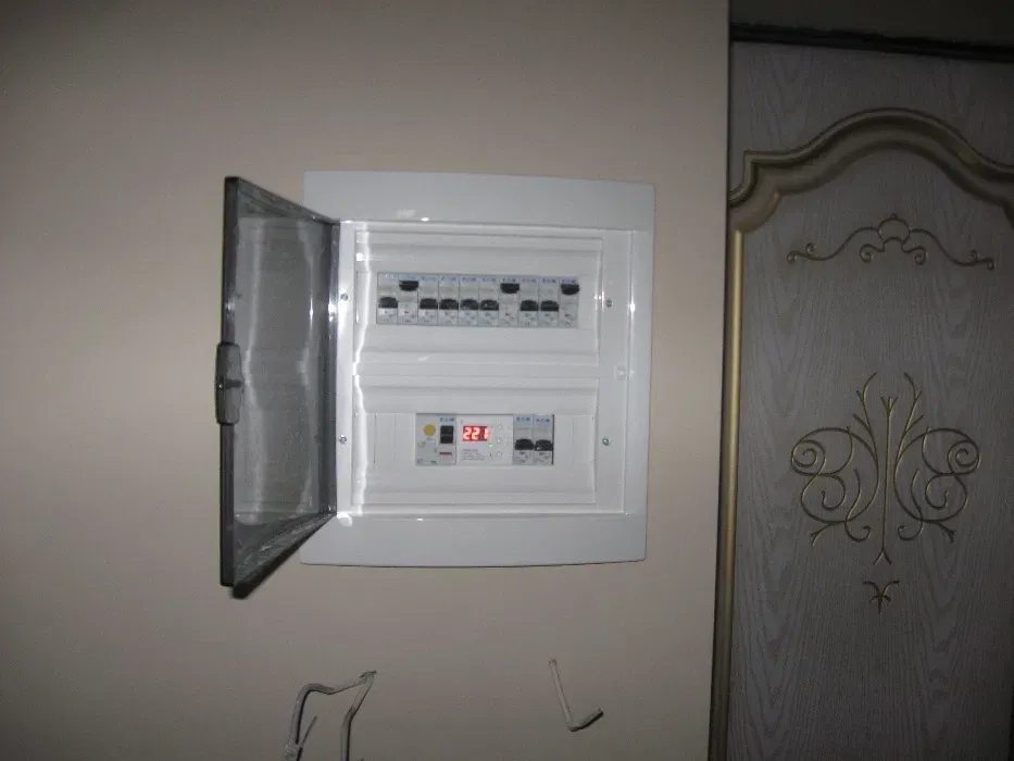 Послуги електрика. Електромонтаж у вашому житлі.