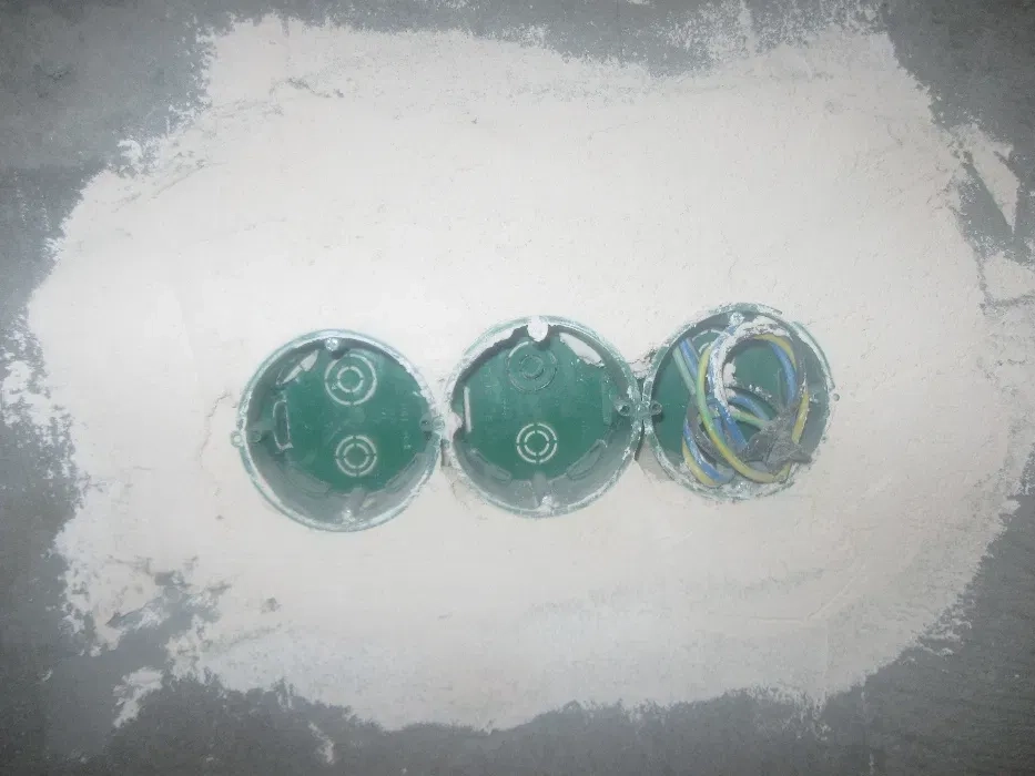 Послуги електрика. Електромонтаж у вашому житлі.