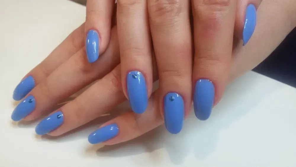 Манікюр . Педикюр . Центр . вул . Запорізька . Фарбування брів 200. (фарба, хна), корекція брів