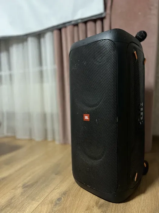 Потужна акустична система JBL PartyBox 310 для яскравих вечірок і гучного звуку