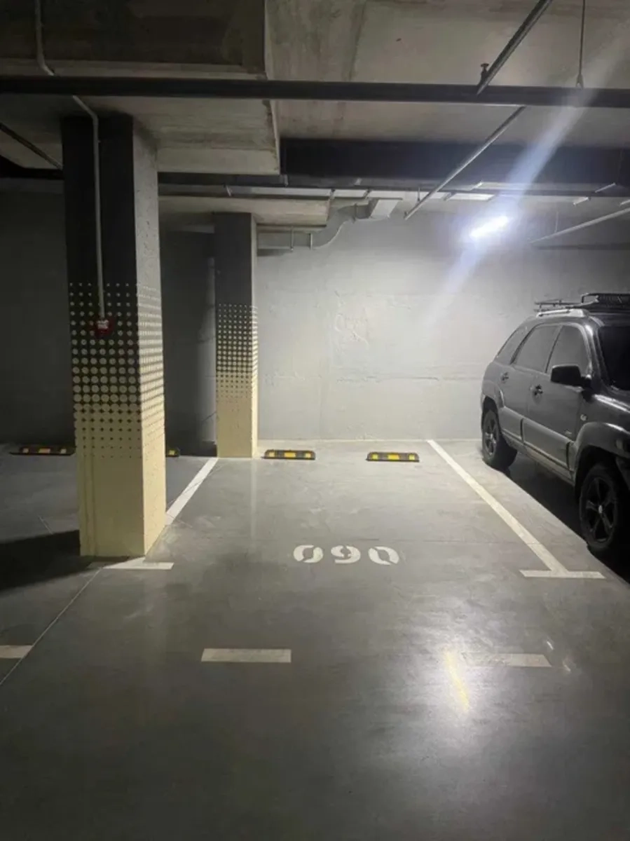 Паркомісце сучасного підземного паркінгу