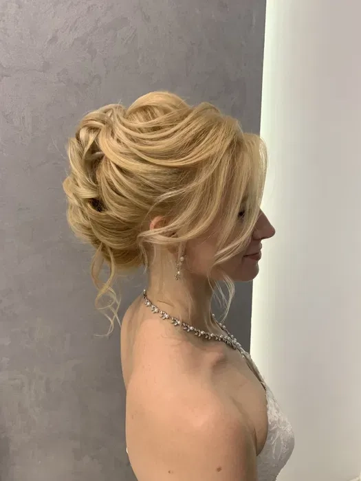 Макіяж Зачіски вечірні/весільні/курси