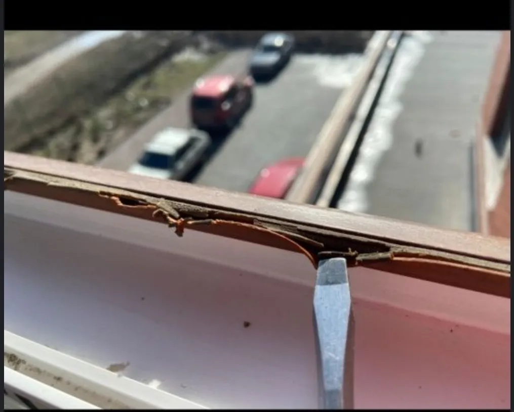 Замена резины на окнах и дверях. Устранение продувания.