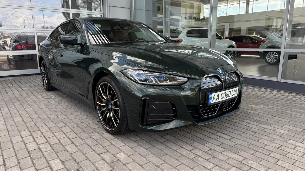 Візьми BMW i4. Емоції від поїздки