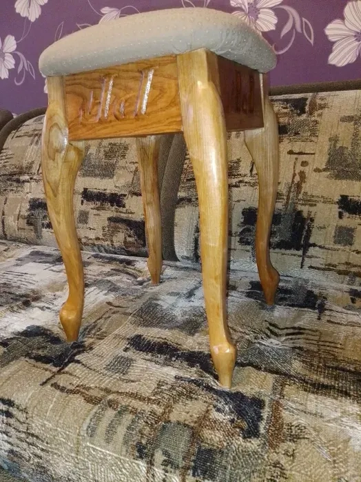 Різьба по дереву (пуфіки) ручна праця