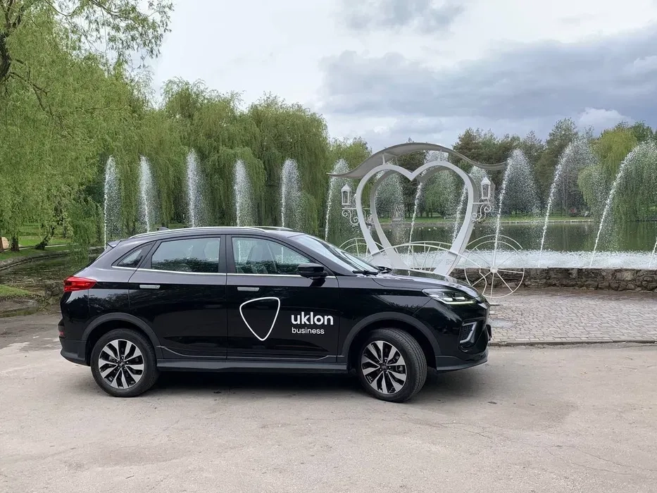 Електромобіль "Бізнес" класу, під таксі.