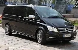 Автомобіль з водієм