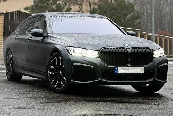 353 BMW M760 LI без водія або з водієм