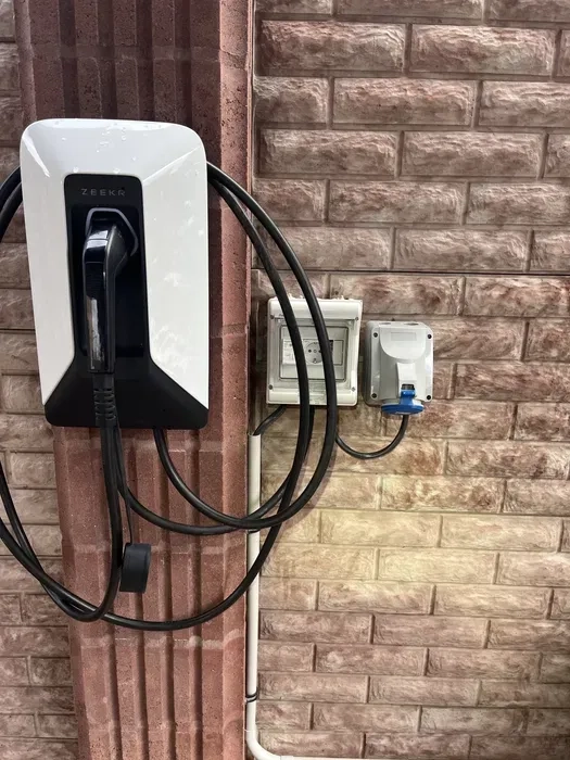 Монтаж зарядних станцій для Hyundai, WV ID4 та ID6, Tesla та ін.