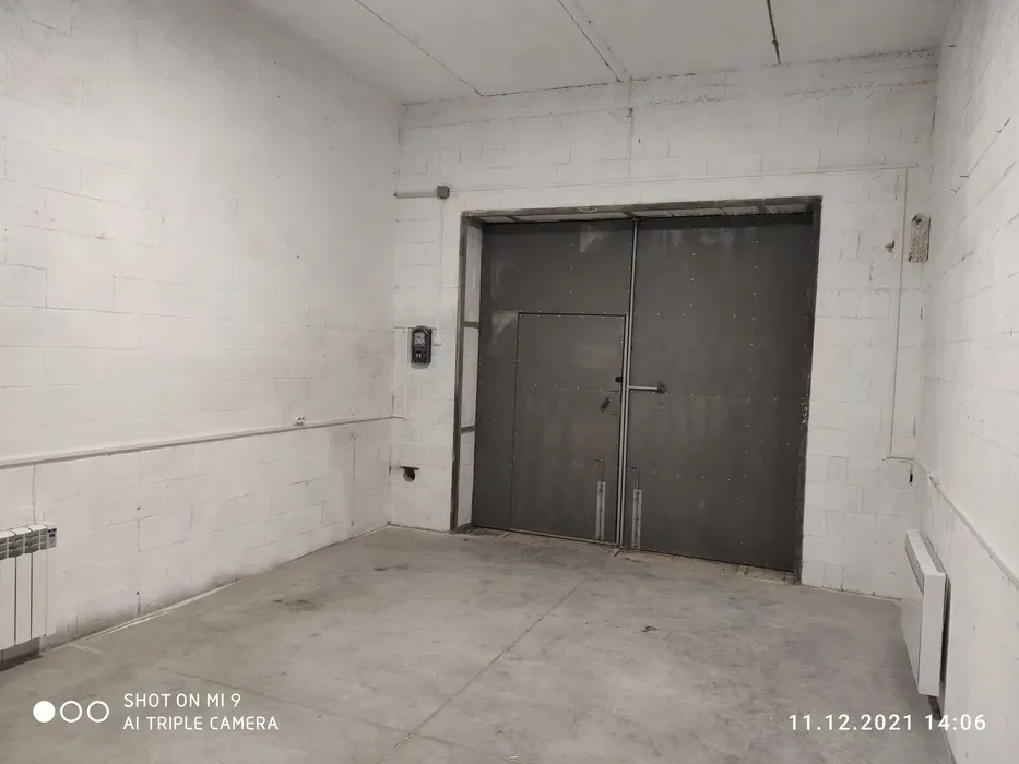 Універсальний бокс під бізнес, зручний заїзд