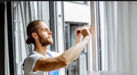 Ремонт вікон, дверей та склопакетів.