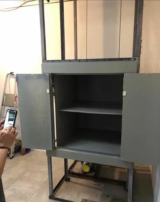 Підйомники та ліфтове обладнання для бомбосховищ, підвалів та інше