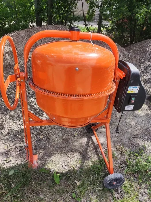 Бетонозмішувач на 180 л