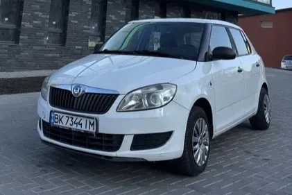 Оренда Skoda Fabia 1.2 HTP газ/бензин 3000/тиждень
