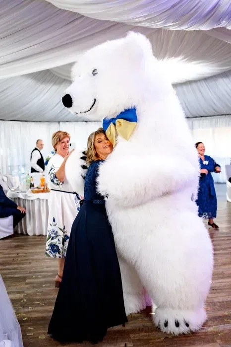Білий ведмідь – яскравий аніматор для будь-якого свята!