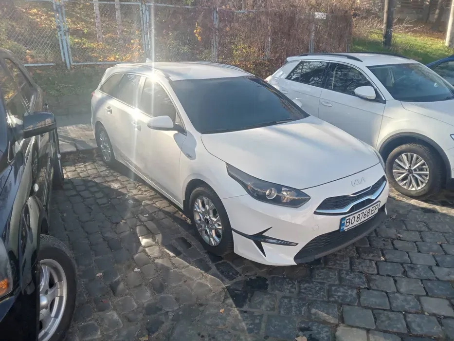 Авто Kia Ceed SW
