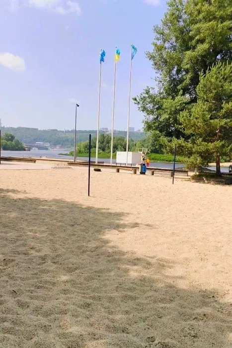 Бесідка з мангалом для активного відпочинку. Гідропарк.