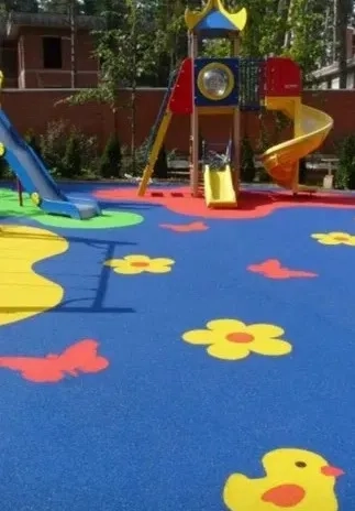 Влаштування гумового покриття з гумовой крихти - від 1300₴ м2.