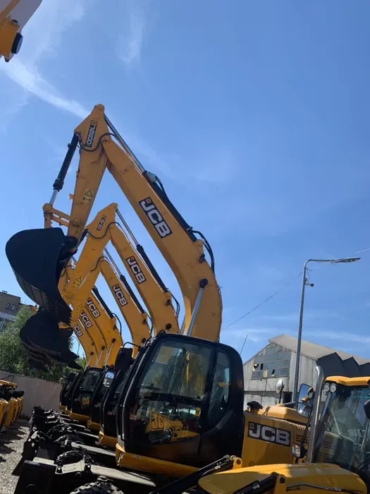 Екскаватор повноповоротний