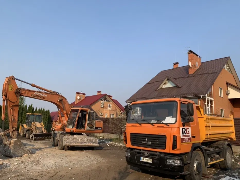 Екскаватор повноповоротний