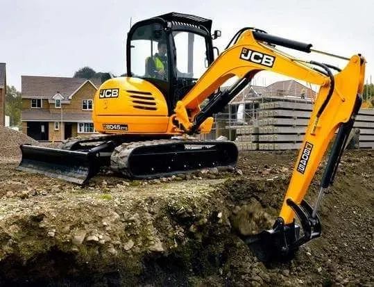 Чищення ділянок, копка котлованів Поворотним екскаватором