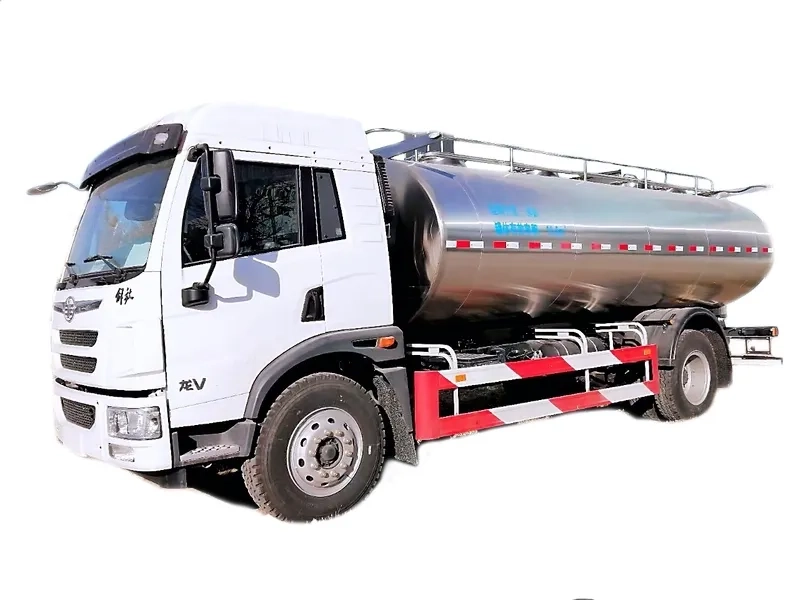 Автоцистерна - молоковоз. Безпечна та зручна.