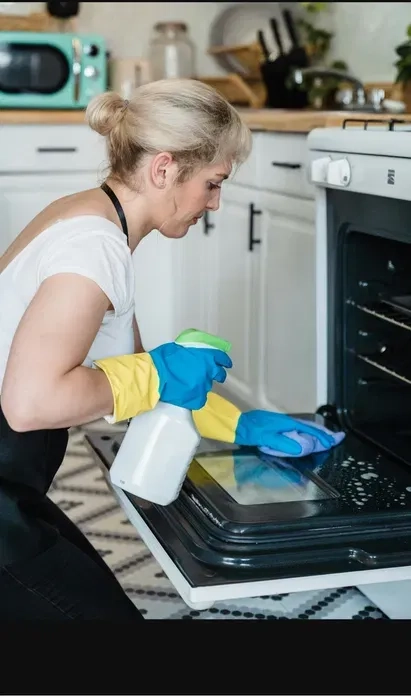 Клінінгова компанія, "Чистий дім" пропонує свої послуги. 60 грн/м²