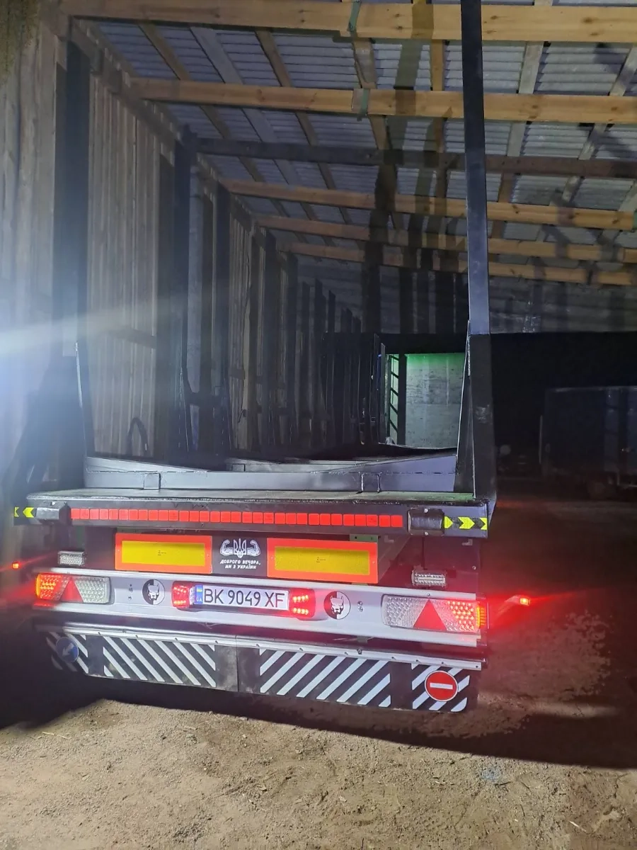 Переобладнуємо полуприцепи штори під лісовоз