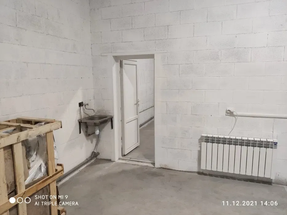 Офісне приміщення на другому поверсі