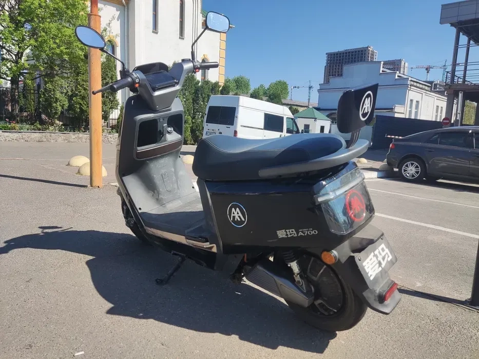Електроскутер Aima A 700