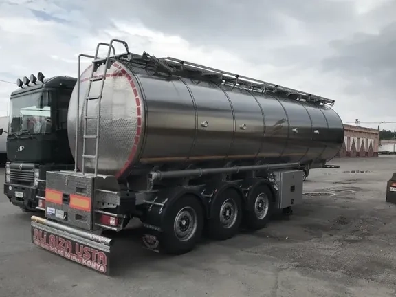 Забезпечимо перевезення автоцистерною. Телефонуйте