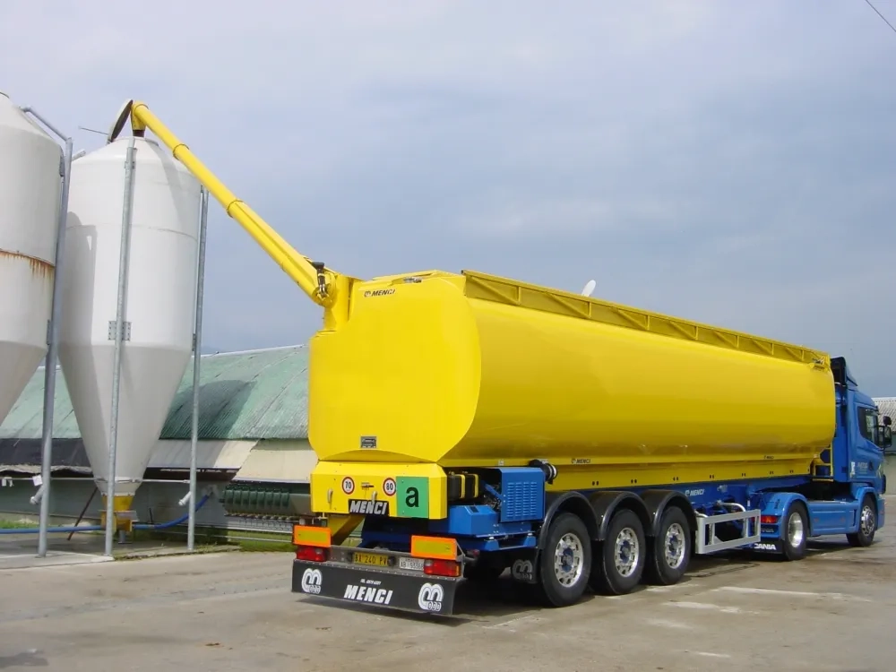 🚜 Кормовоз: Надійна логістика для тваринництва та птахівництва