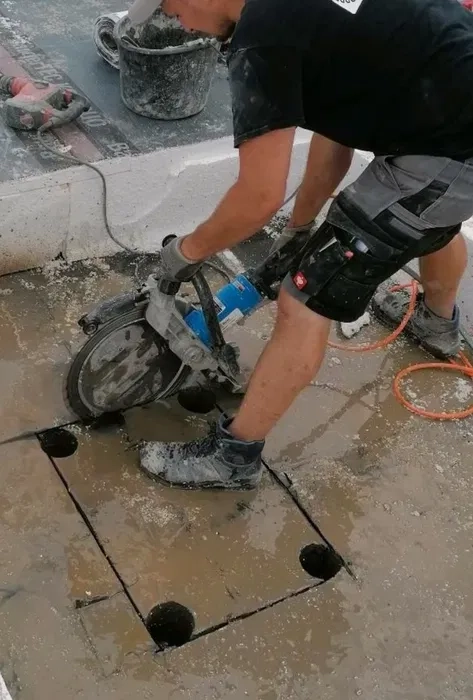 Алмазне буріння отворів. Алмазне свердління отворів. Різання отвору.