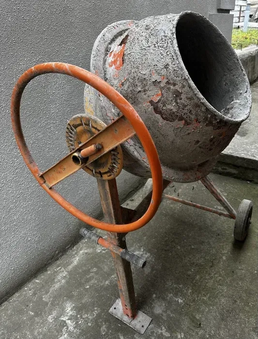 Побутовий бетонозмішувач (125 літрів)