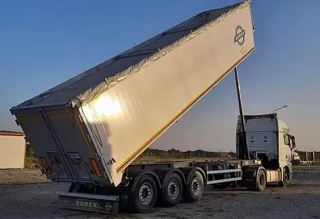 Послуги з перевезення самоскид зерновоз щебневоз всіх сипучих матеріалів