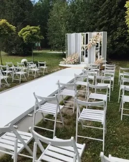 Стільці деревʼяні місто Луцьк