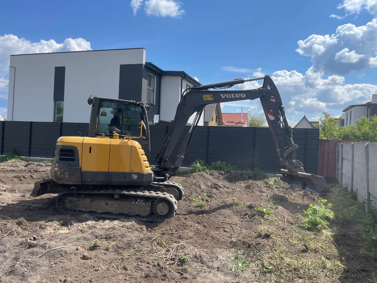 Екскаватор 5 т гусеничний