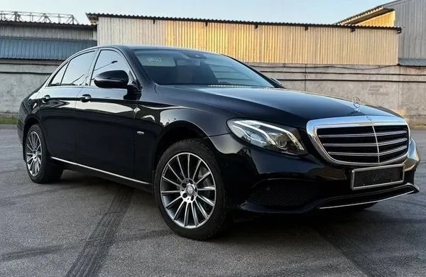 260 Mercedes E-Класу без водія в Києві – Mercedes W213 