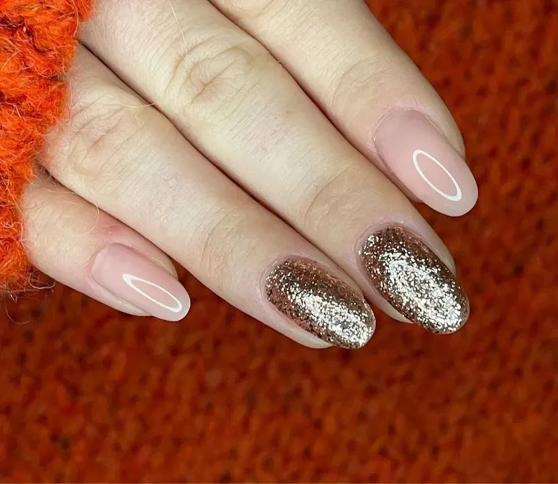 Доглянуті руки та стильні нігті з професійним нарощуванням